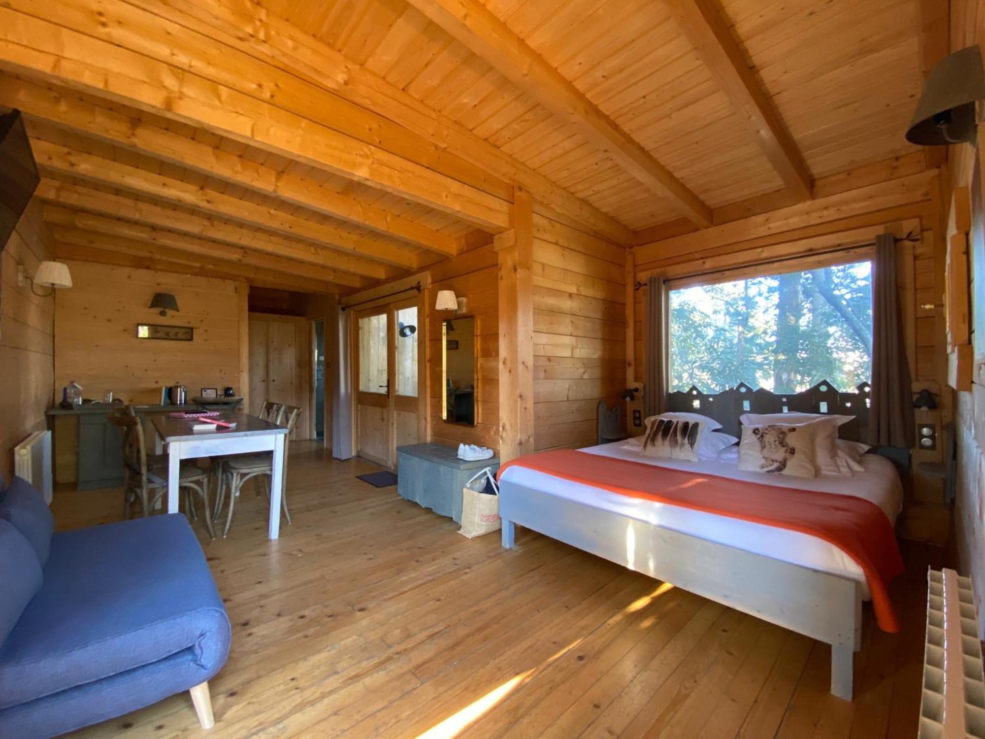 Les Cabanes Dans Les Bois Logis Hotel Villedubert Ngoại thất bức ảnh