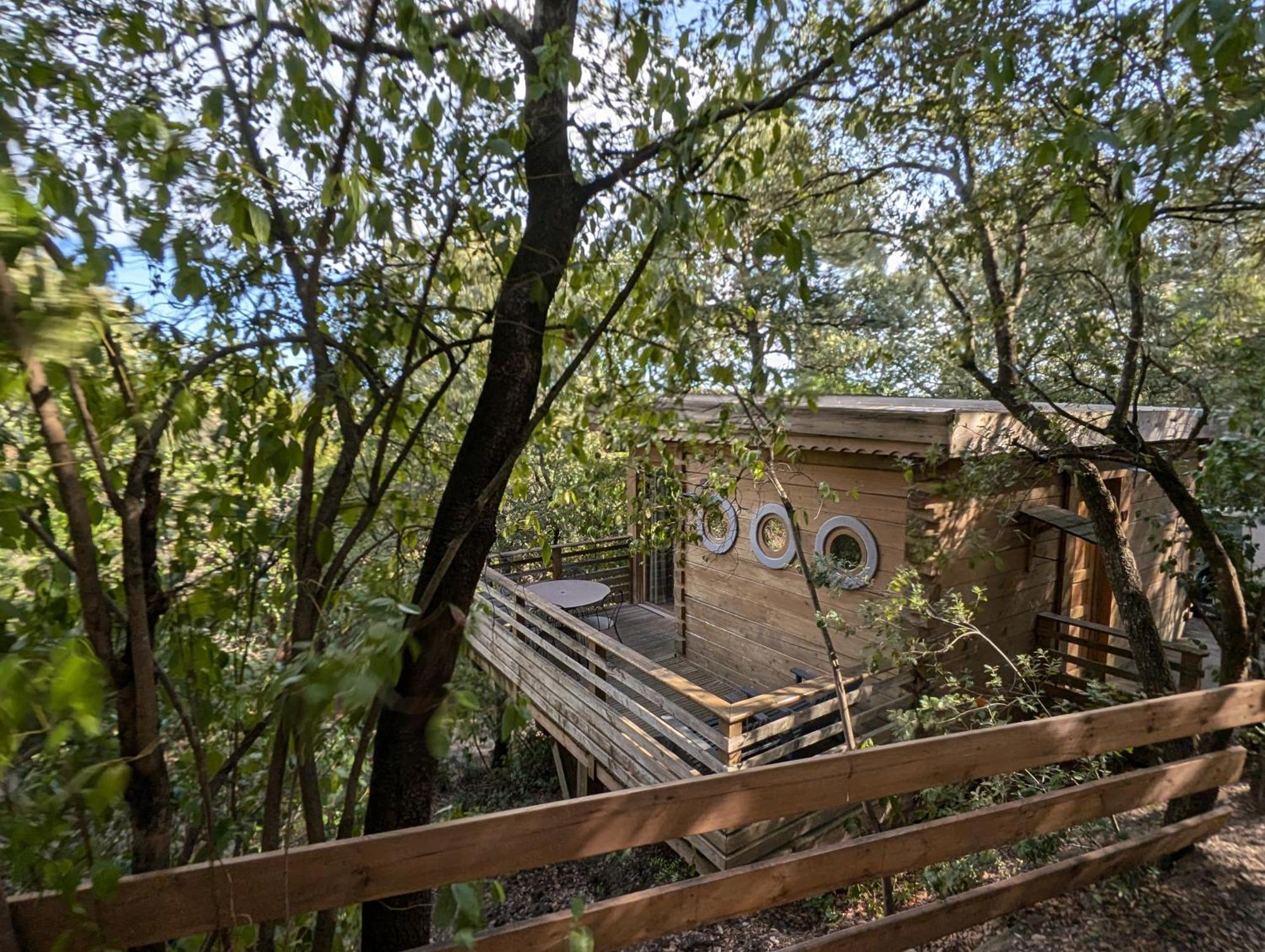 Les Cabanes Dans Les Bois Logis Hotel Villedubert Ngoại thất bức ảnh