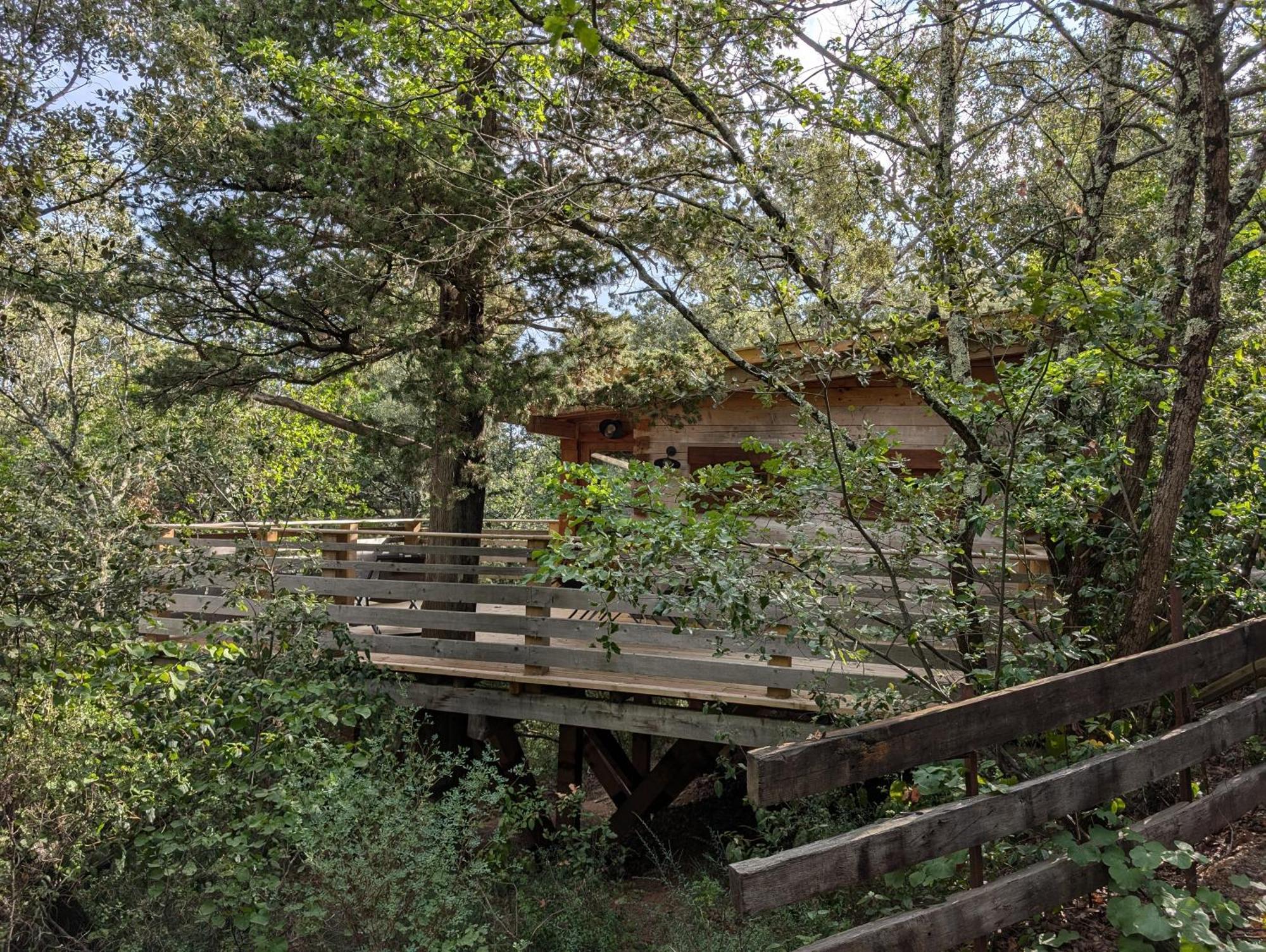Les Cabanes Dans Les Bois Logis Hotel Villedubert Ngoại thất bức ảnh